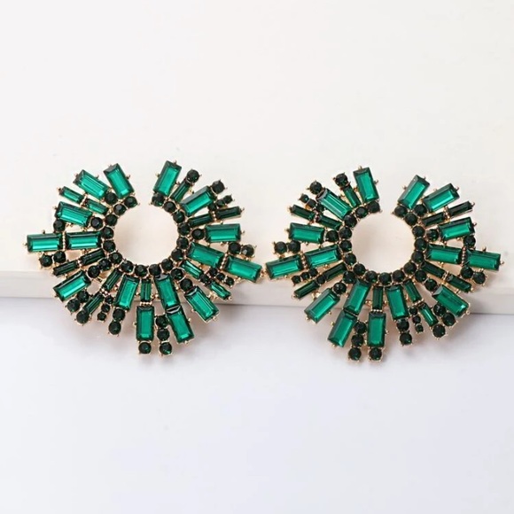 Glitzy Green Earrings - Picture 2 of 3